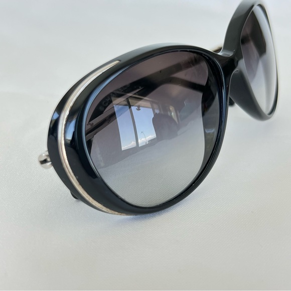 CHANEL 6037 Black w Silver CC Logo Frame Smokey Gray Gradient Lenses Sunglasses - Picture 11 of 16